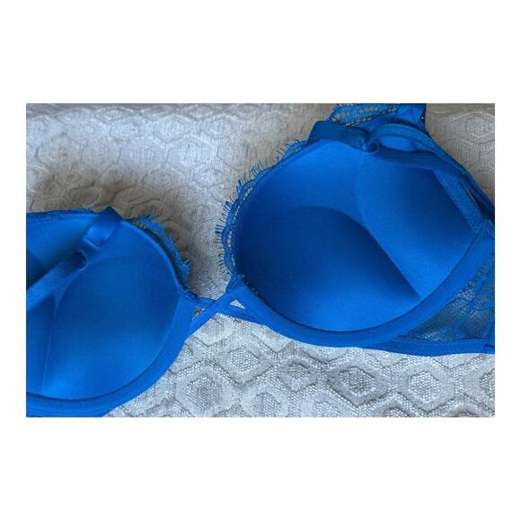 32B Victoria's Secret Bombshell Add-2-Cups Push-Up Bra blue lace shine straps - Picture 9 of 10